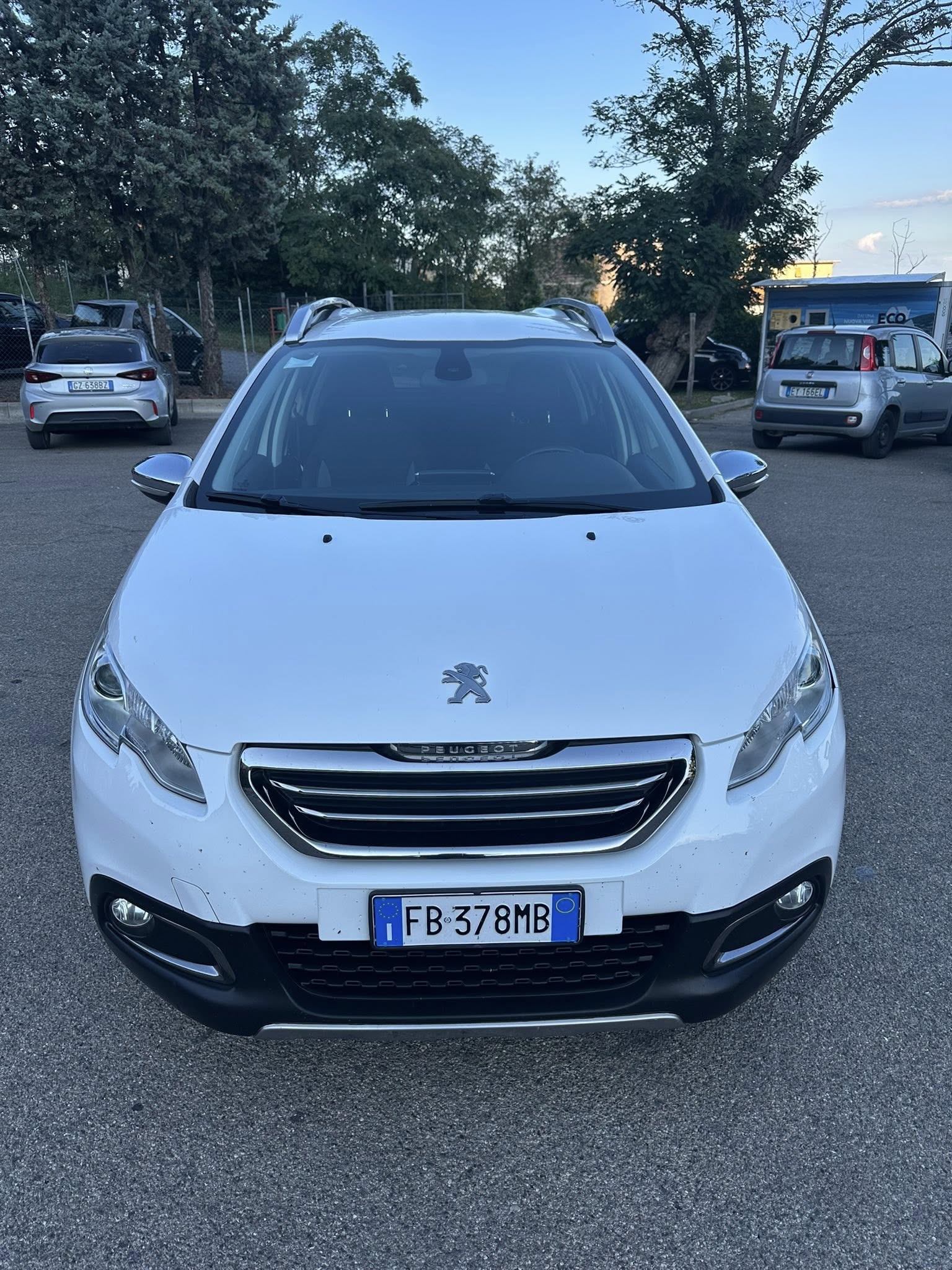 PEUGEOT 2008 1.6 HDI BLACK MATT