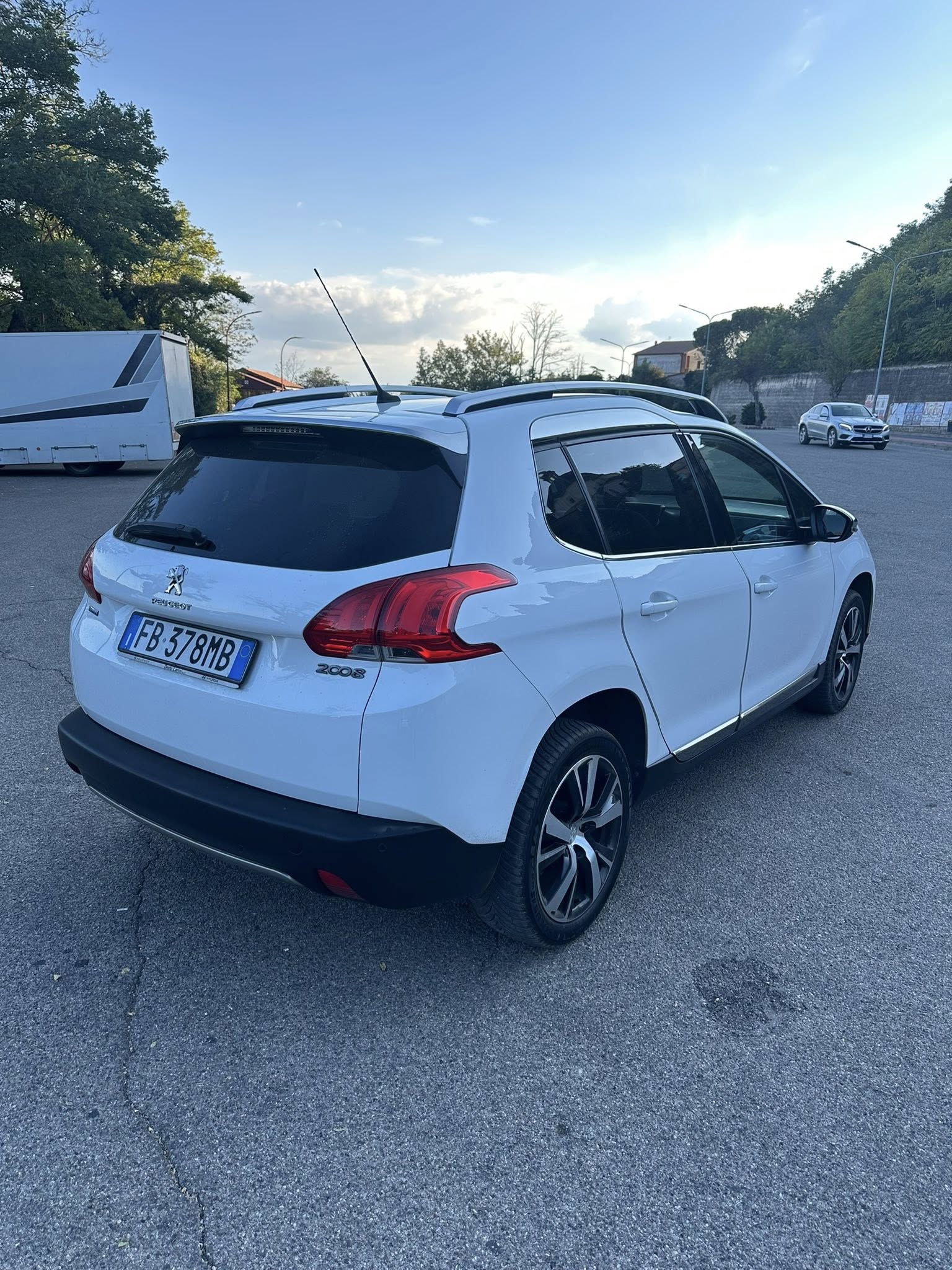 PEUGEOT 2008 1.6 HDI BLACK MATT
