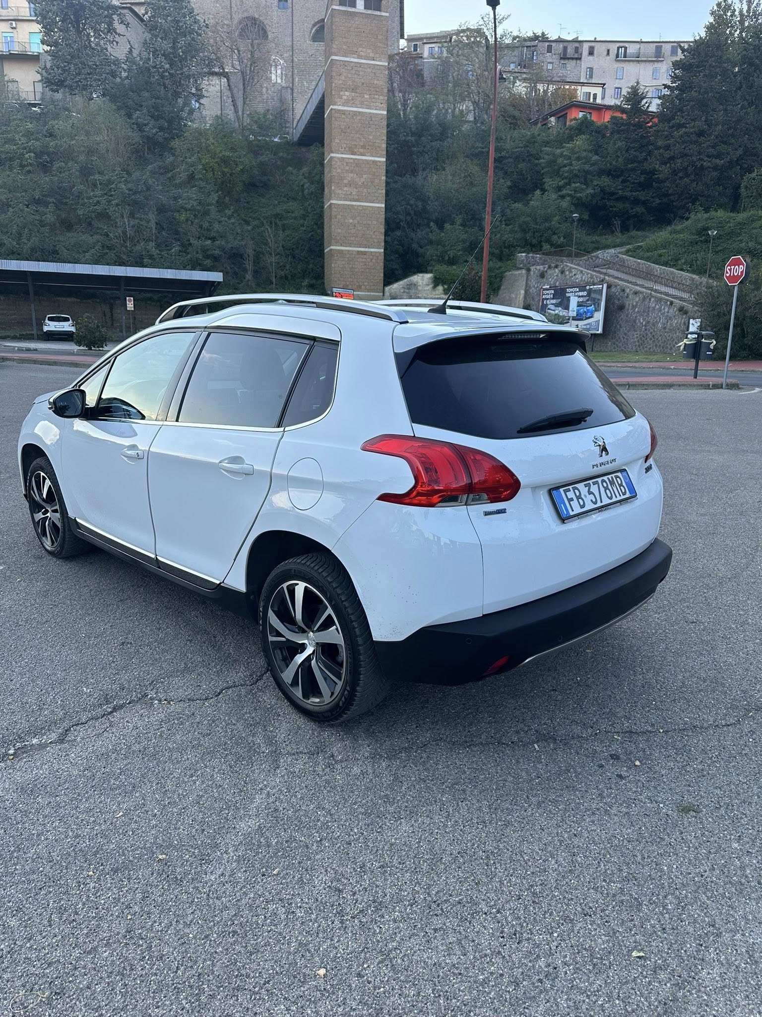 PEUGEOT 2008 1.6 HDI BLACK MATT