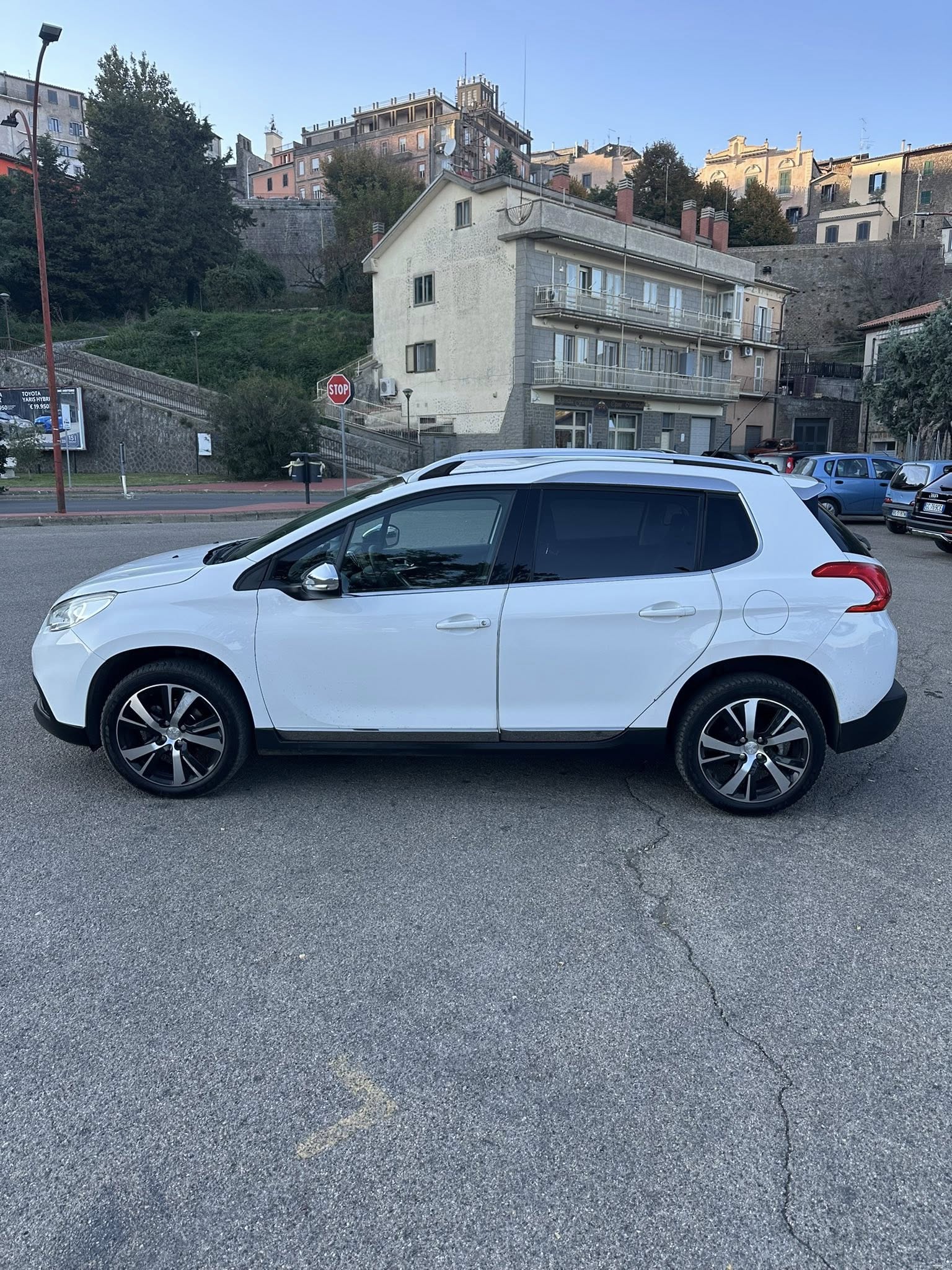 PEUGEOT 2008 1.6 HDI BLACK MATT