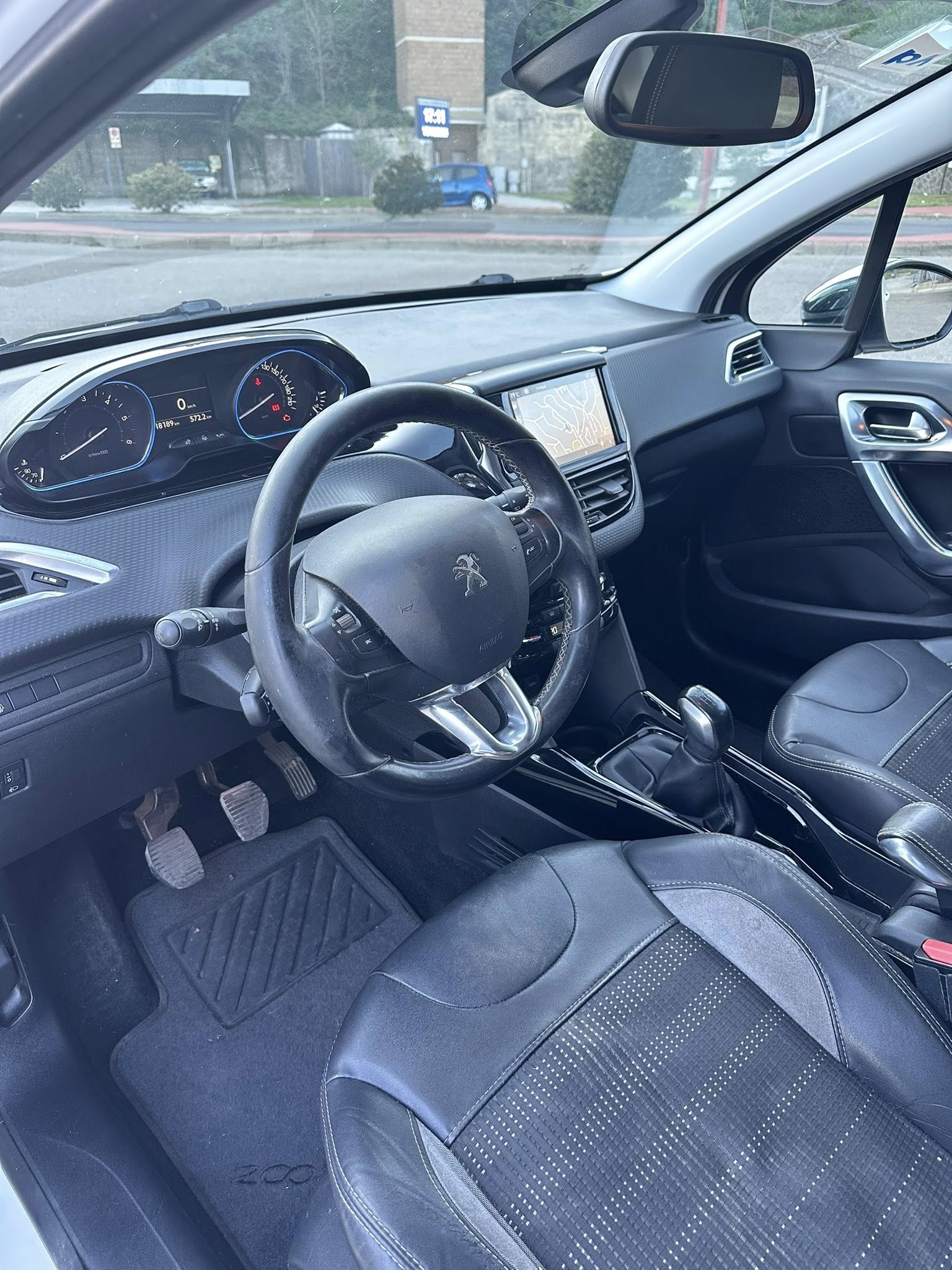 PEUGEOT 2008 1.6 HDI BLACK MATT