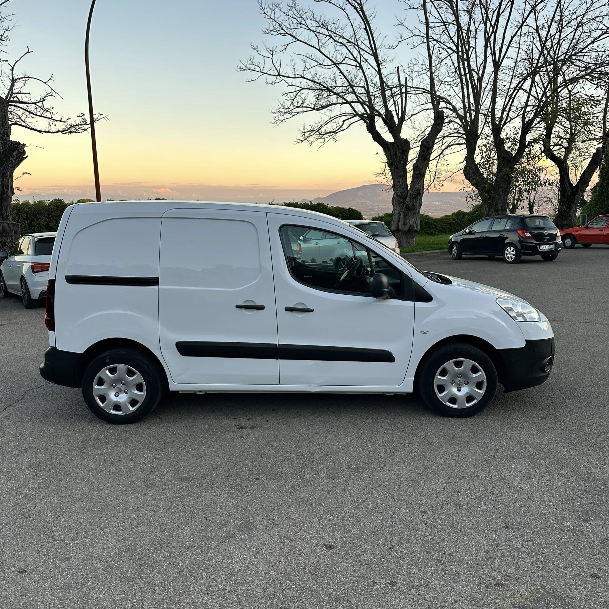 PEUGEOT PARTNER CARGO 1.6 HDI
