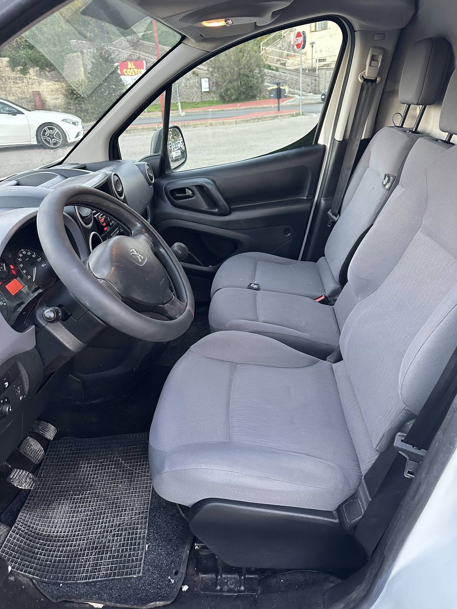 PEUGEOT PARTNER CARGO 1.6 HDI