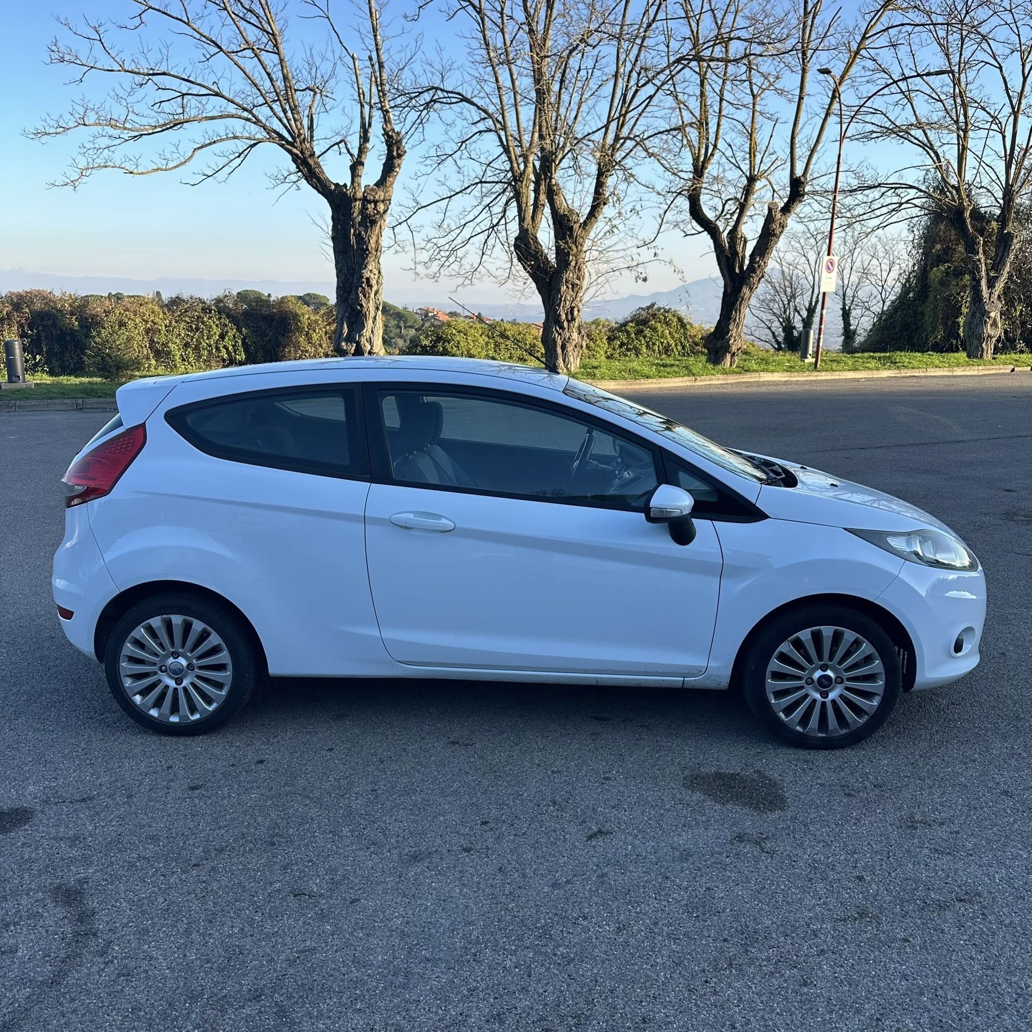 FORD FIESTA 1.4 GPL